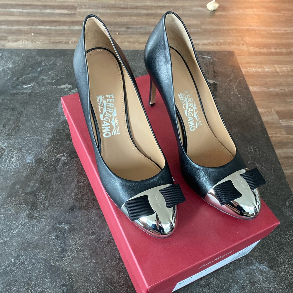 Ferragamo Nina High Heels Size 9